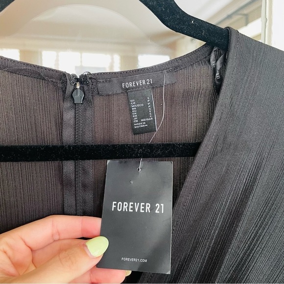 NEW Metallic Black Long Sleeve Romper - Picture 5 of 5